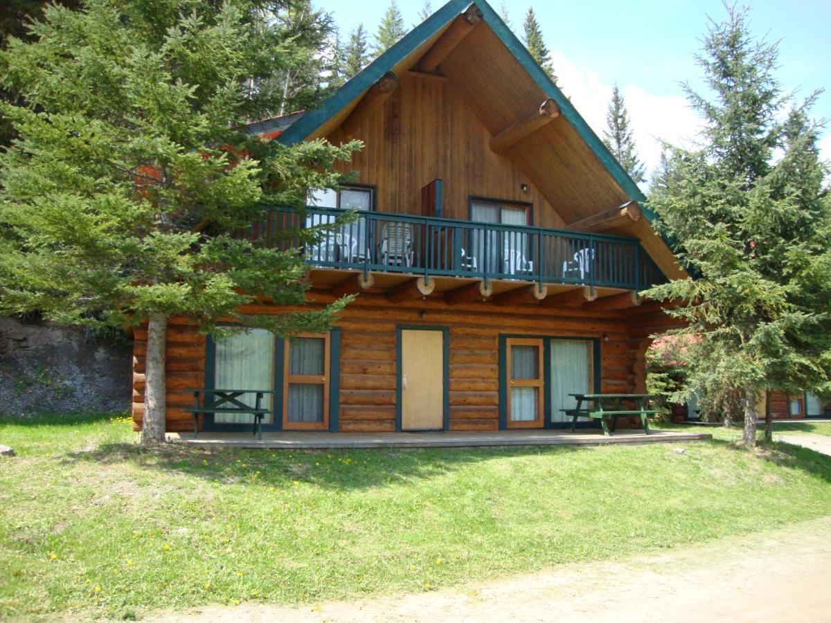Helmcken Falls Lodge Cabin Rooms And Rv Park Clearwater Exterior photo