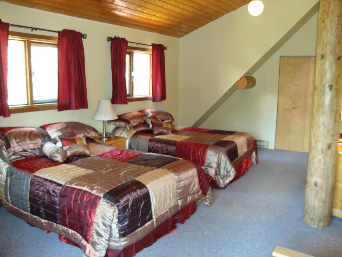 Helmcken Falls Lodge Cabin Rooms And Rv Park Clearwater Exterior photo