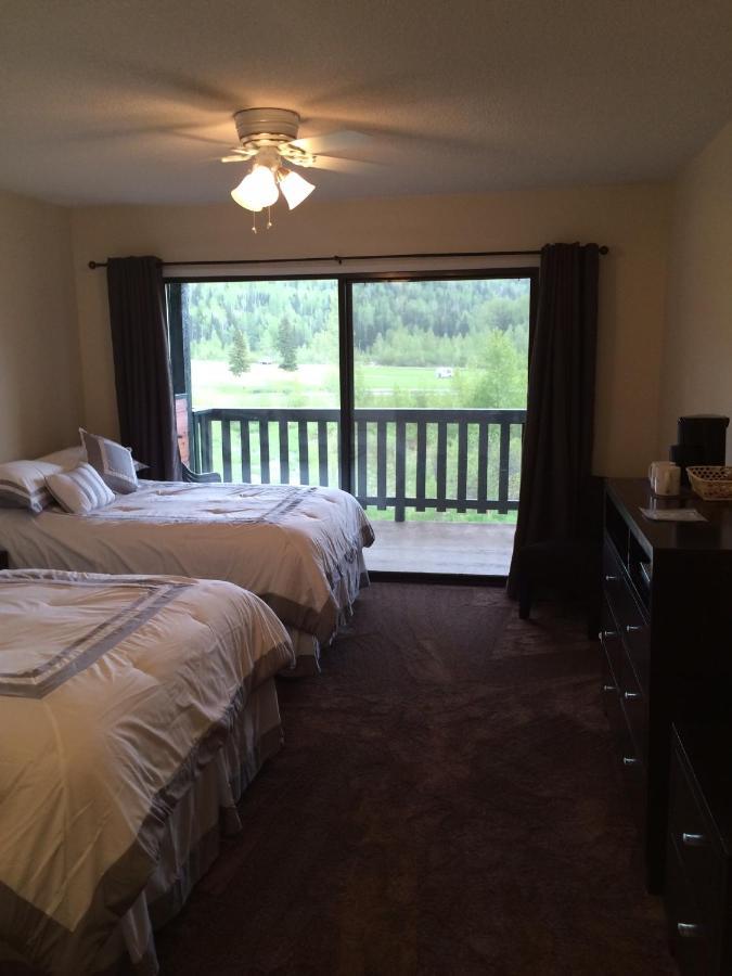 Helmcken Falls Lodge Cabin Rooms And Rv Park Clearwater Exterior photo