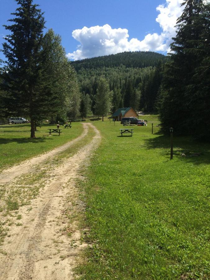 Helmcken Falls Lodge Cabin Rooms And Rv Park Clearwater Exterior photo