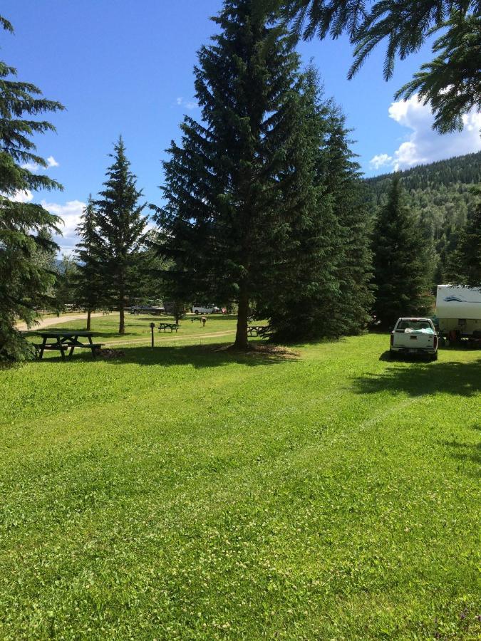 Helmcken Falls Lodge Cabin Rooms And Rv Park Clearwater Exterior photo
