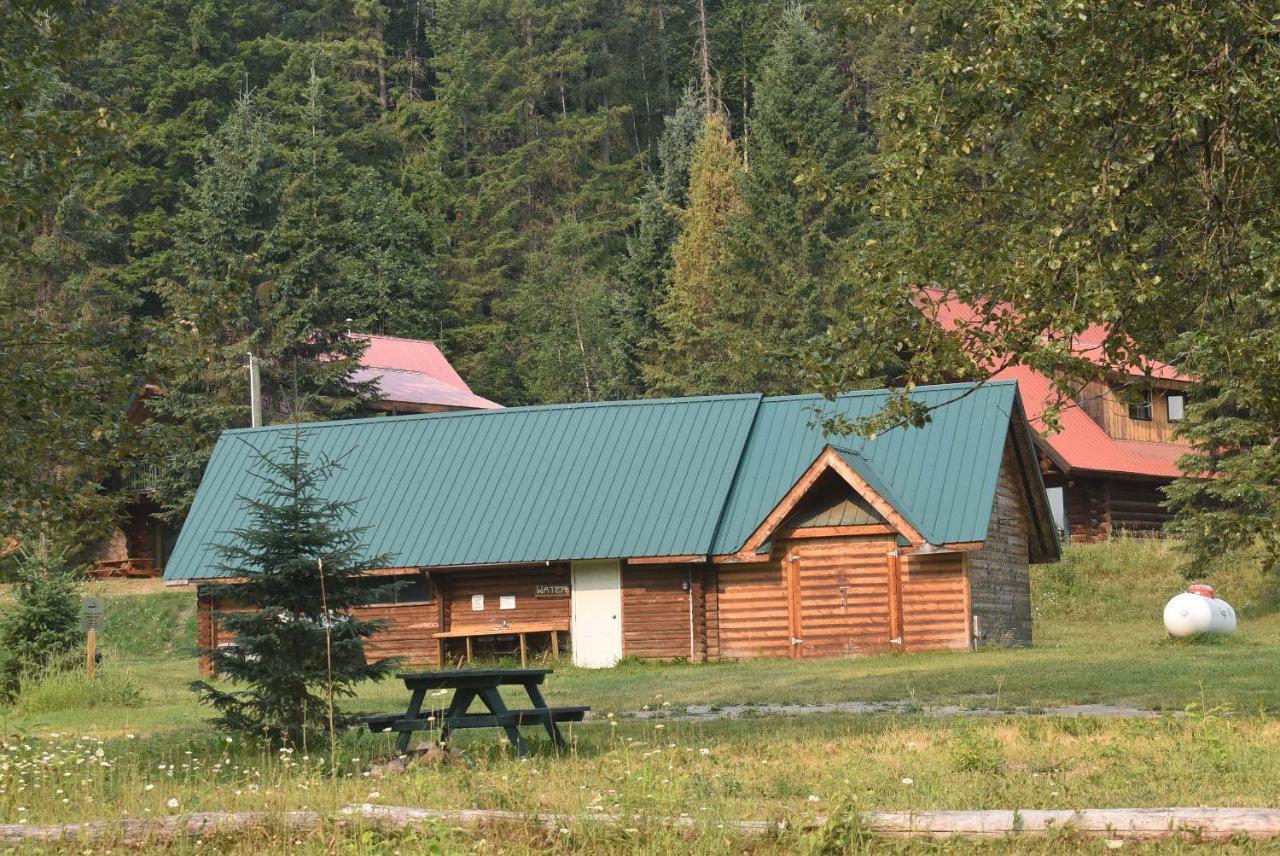 Helmcken Falls Lodge Cabin Rooms And Rv Park Clearwater Exterior photo
