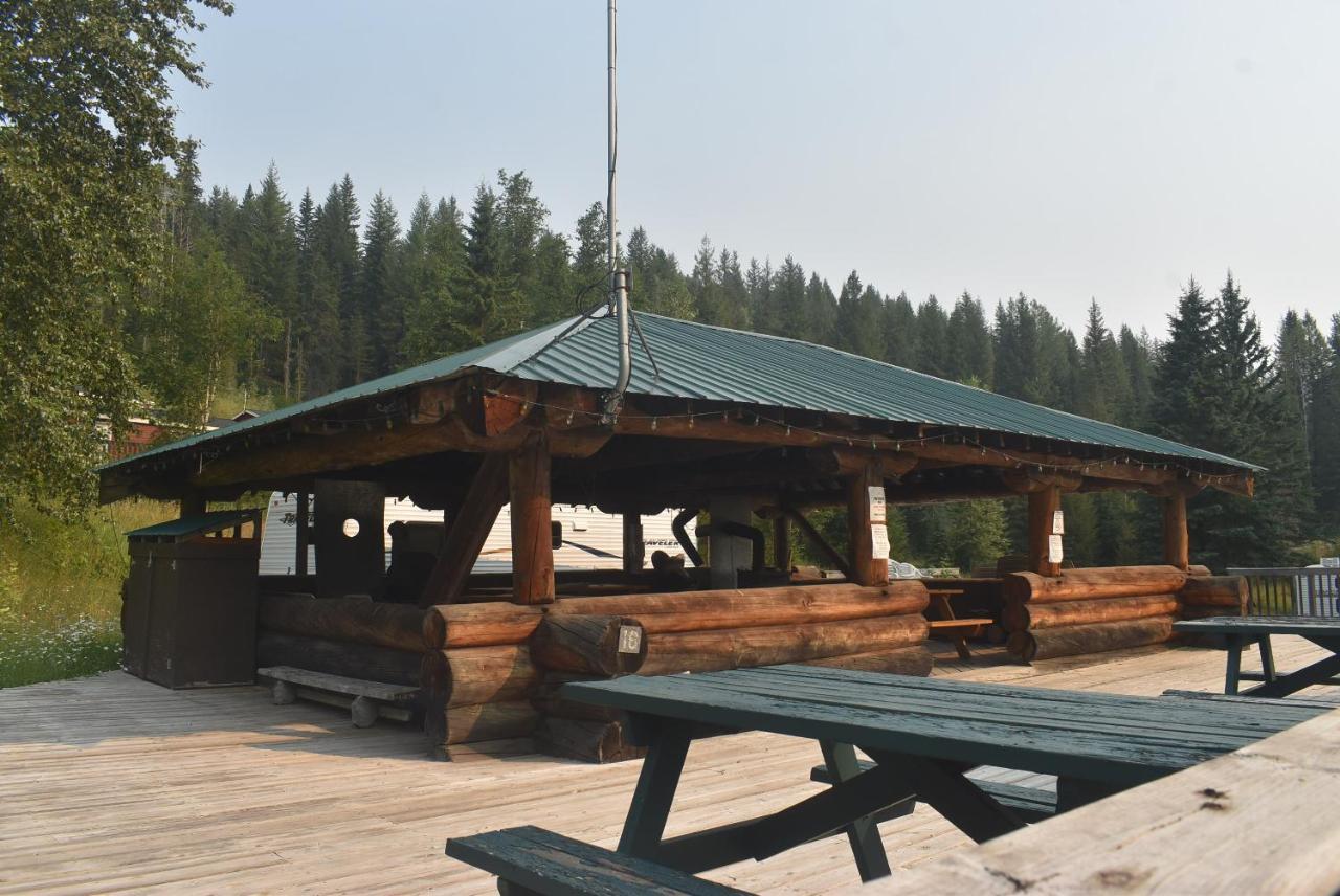 Helmcken Falls Lodge Cabin Rooms And Rv Park Clearwater Exterior photo
