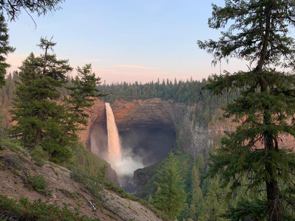Helmcken Falls Lodge Cabin Rooms And Rv Park Clearwater Exterior photo