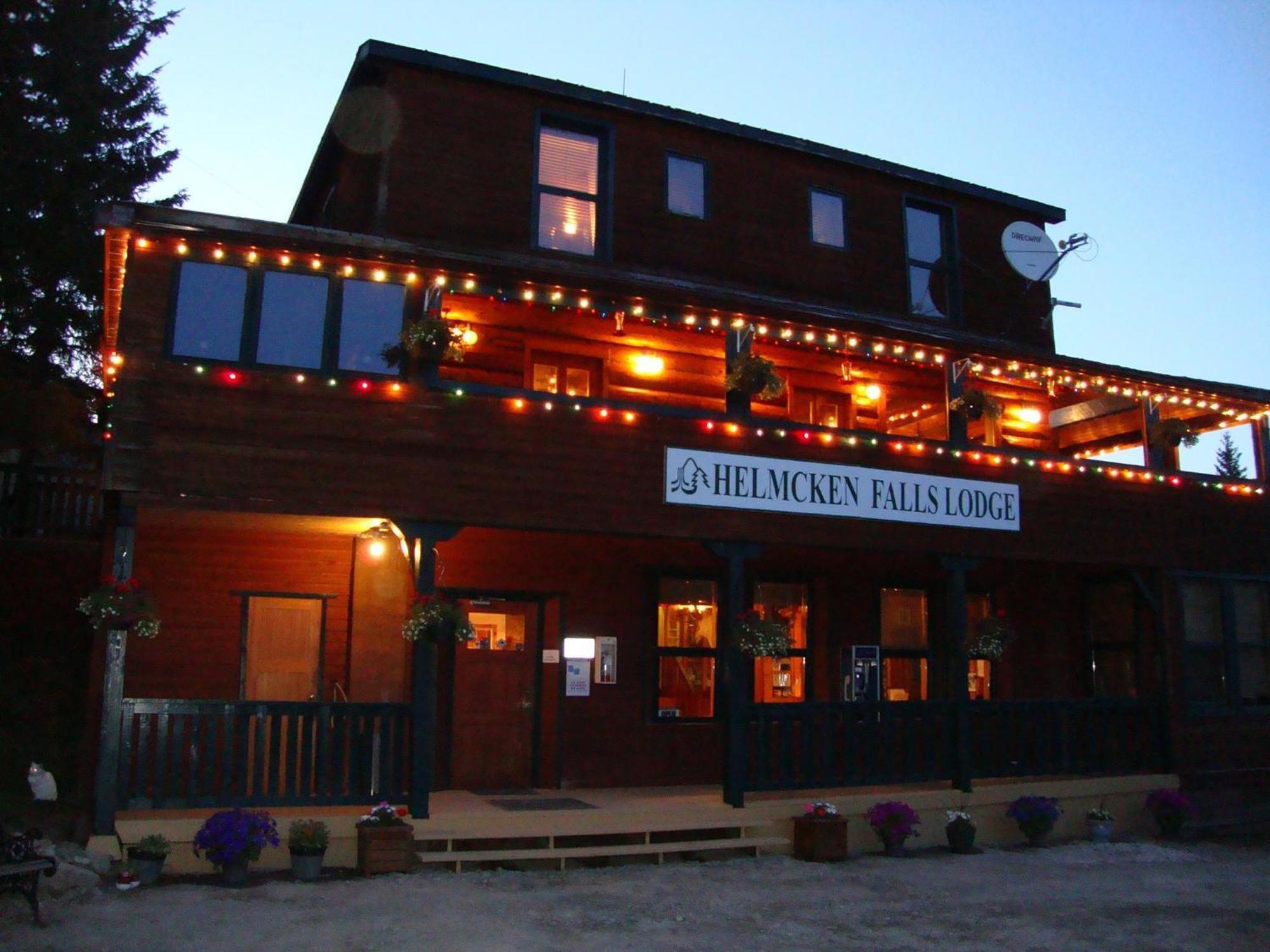 Helmcken Falls Lodge Cabin Rooms And Rv Park Clearwater Exterior photo