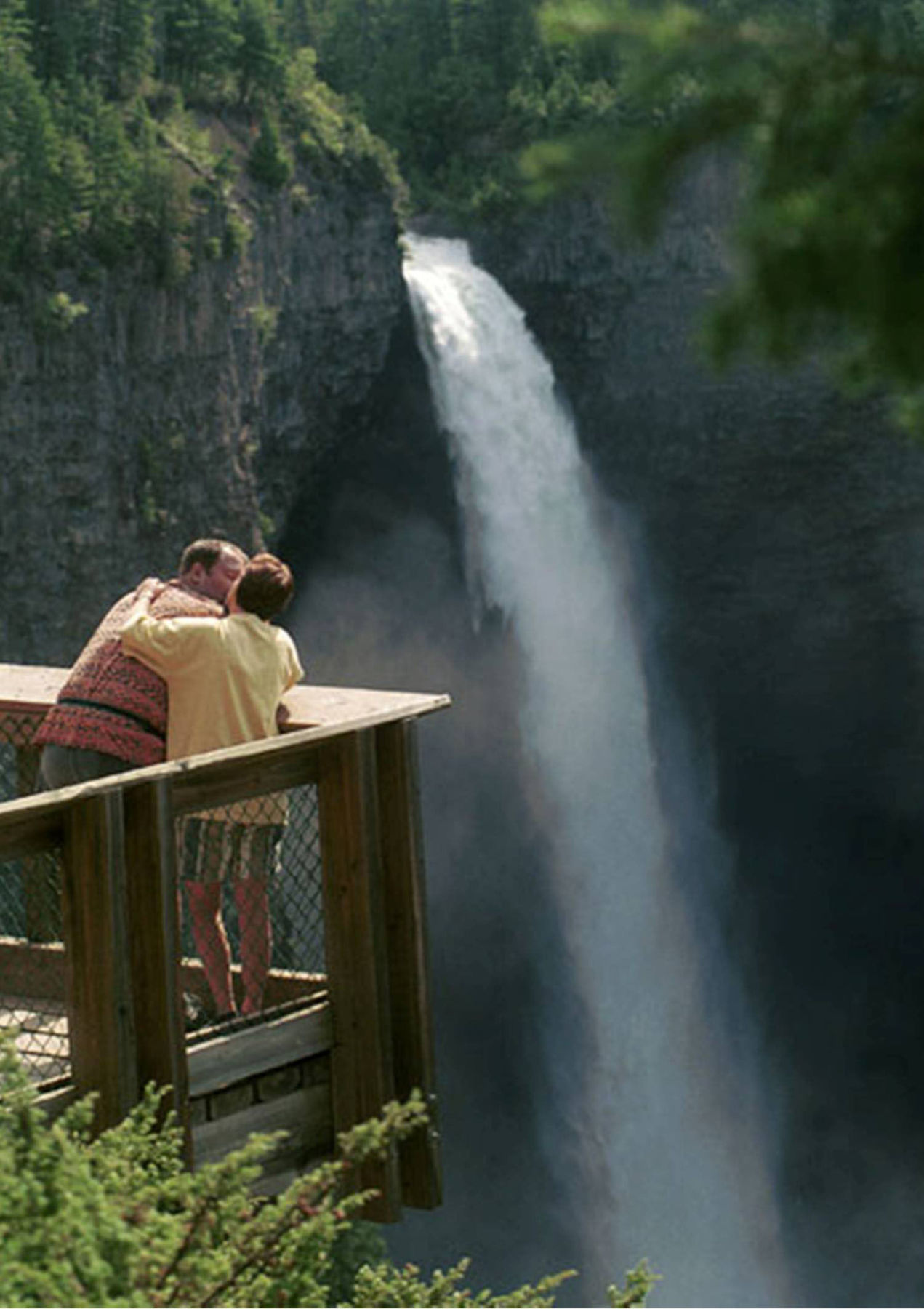Helmcken Falls Lodge Cabin Rooms And Rv Park Clearwater Exterior photo